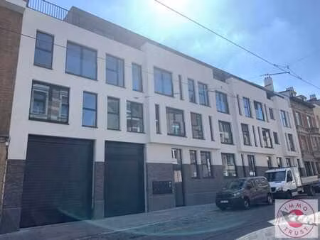 bockstael / superbe studio de 40m²  parking possible  peb c