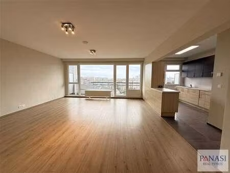 appartement 3 chambres entierement renove