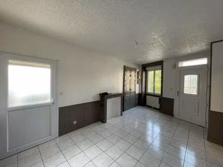 location maison à cossé-le-vivien (53230) : à louer / 67m² cossé-le-vivien