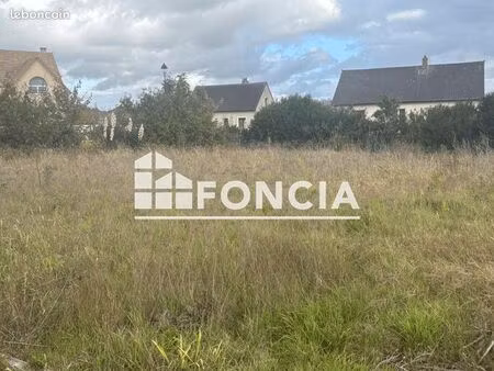 terrain constructible d'environ 800 m2