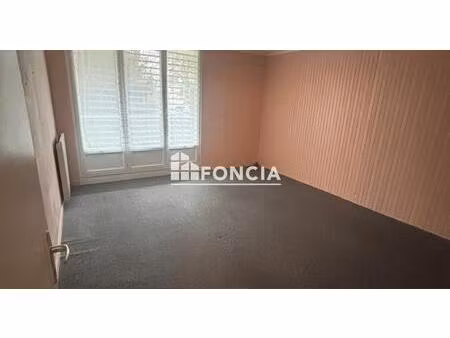 haut de chilly-mazarin 3 pièces au 1er étage de 65m2 avec balcon et cellier et parking ext