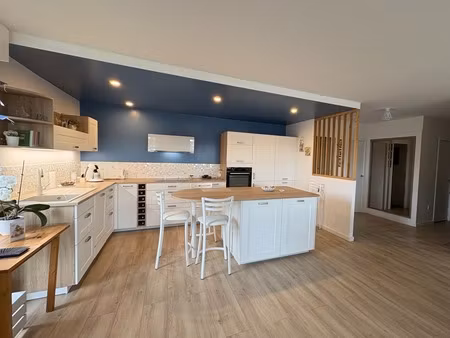 splendide appartement entièrement rénové de 127 m2 3 chambres vue vallon et mer sainte adr