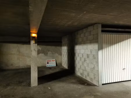 location garage 9 m² à la rochelle (17000)