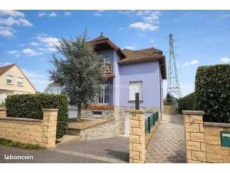 maison 10 pièces 235 m²