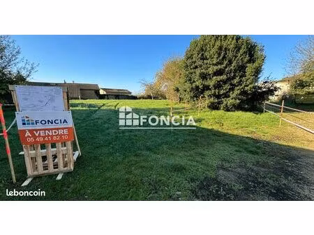 beau terrain plat de 1924 m2 situé au calme mais proche accès rn10