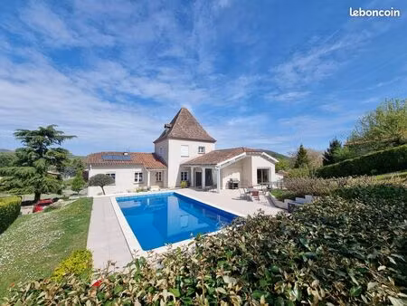 grande maison 220 m² 10 min de la gare d’agen