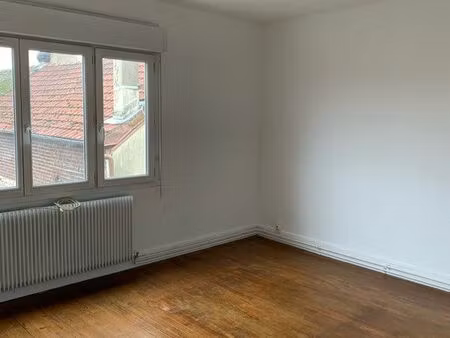 loue f3 de 80m2 oissel centre ville