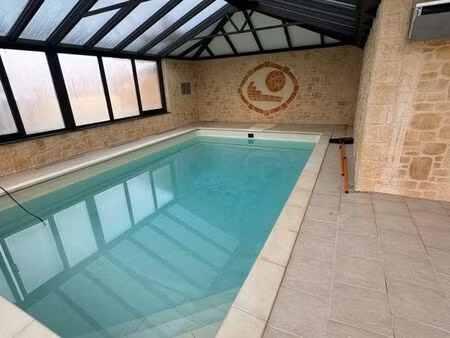maison moderne avec piscine