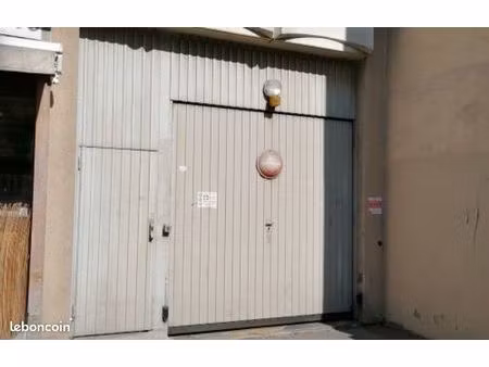 location parking box fermé – rue de lourmel – métro dupleix (paris 15e)