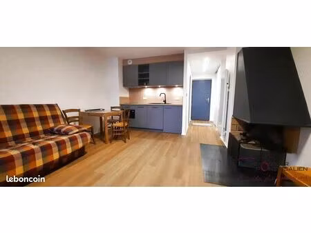 studio 1 pièce 28 m²