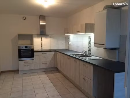 bel appartement f3  81 m² avec terrasse garage et parking