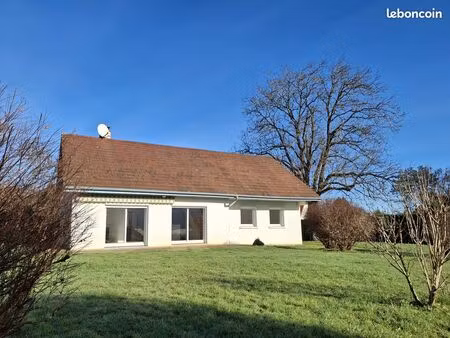 marchaux maison 5 ch 135 m2 sur 1400 m2 clos