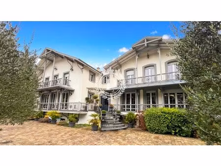 propriété de prestige avec piscine proche du lac d'enghien