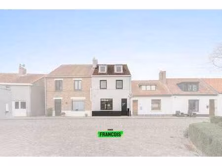 magnifique maison rénovée dans le village idyllique de liss…