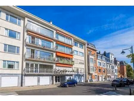 élégant appartement 2 chambres avec chambre de bonne et cave