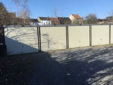 23 garages ( box fermés ) à vendre à gilly