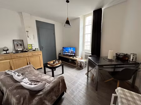 location meublée appartement 2 pièces 38.5 m² à cognac (16100)  484 €