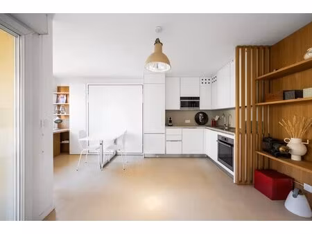 nice le port - grand studio au calme avec balcon et cave