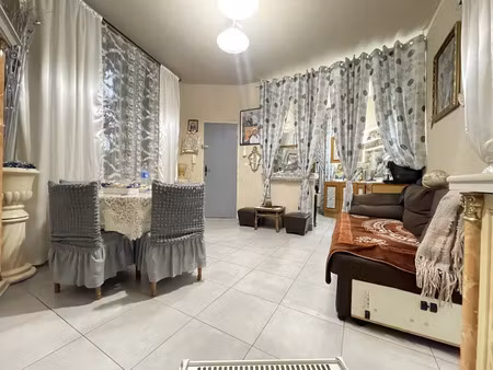 location appartement 3 pièces 51 m² à pezenas (34120)  520 €