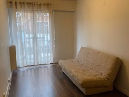 location appartement 1 pièce 23 m² à neuilly-sur-seine (92200)  780 €