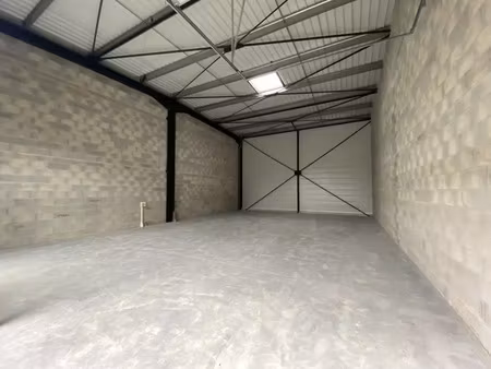 local d'activité 178 m²