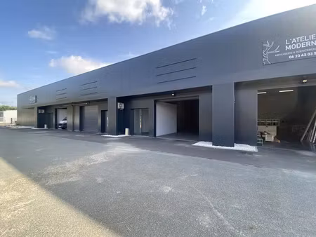 location entrepôt 170 m² za la lande baurech