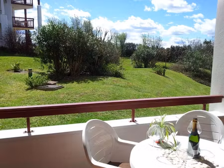 location meublée appartement 2 pièces 32 m² à arcangues (64200)  700 €