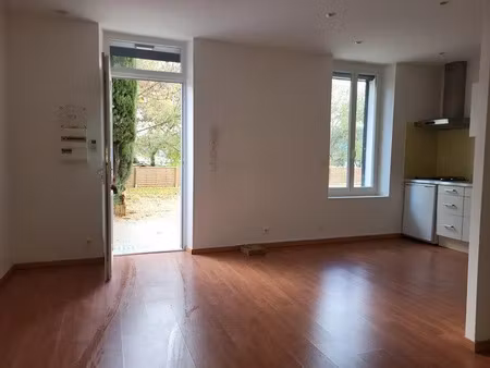 location appartement 1 pièce 31 m² à aubagne (13400)  700 €