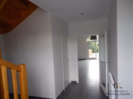 location appartement 4 pièces 105 m² à carresse-cassaber (64270)  780 €