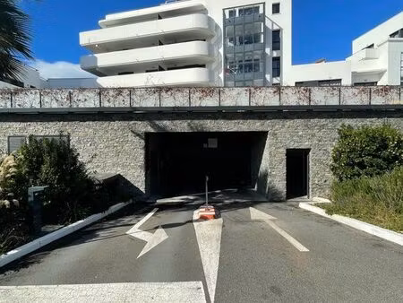 garage neuf biarritz