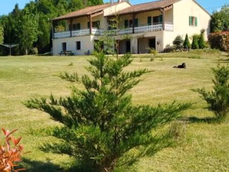 maison 180 m2 avec t1