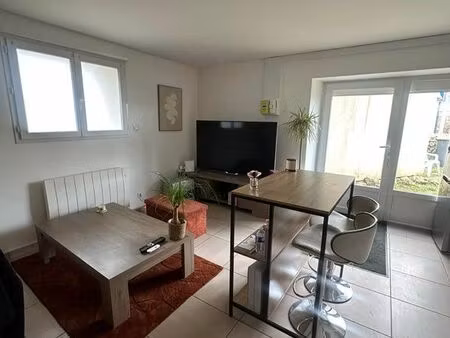 petite maison avec jardin clos