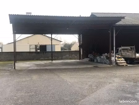 hangar couvert à louer