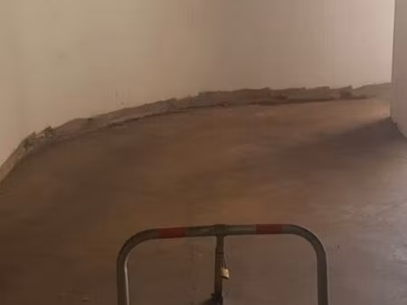 location d'une place de parking sécurisée pour 2 roues