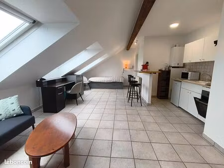 studio 1 pièce 28 m²