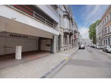 guillemins – parking sécurisé excellente opportunité