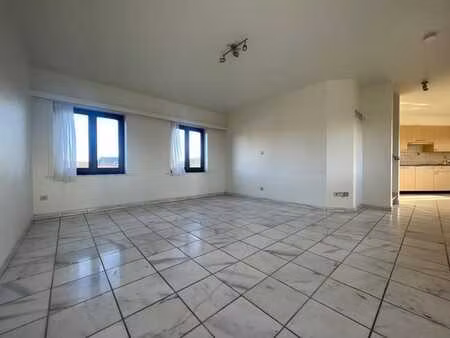 ruim duplex-appartement met 2 slaapkamers!