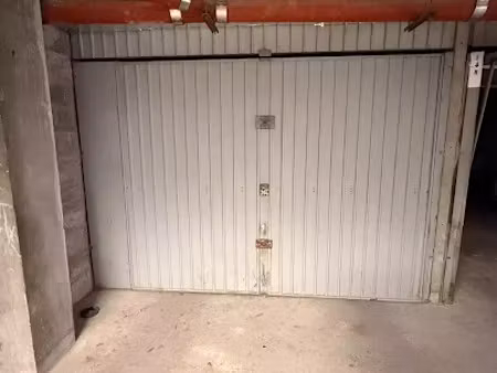 location parking 13.8 m² à allauch (13190)  135 €