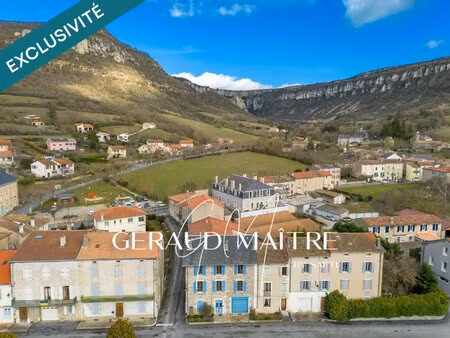 maison de caractère dans un village connecté