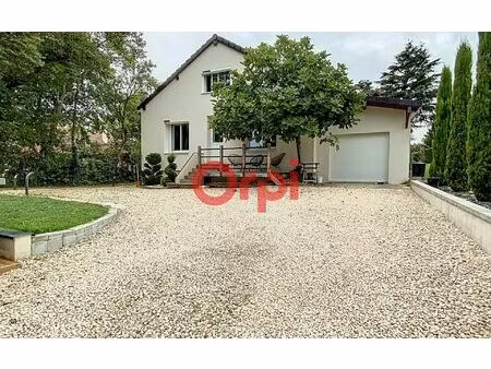 location maison  92 m² t-3 à vendat  1 160 €