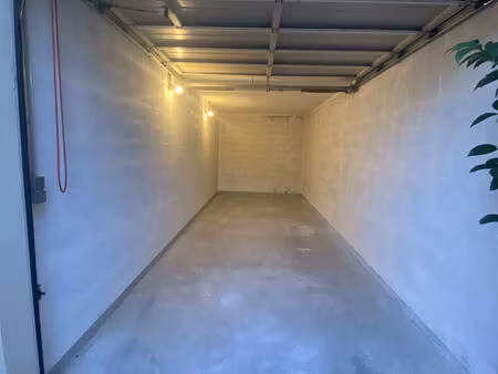 location garage 14 m² à la crau (83260)