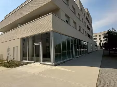 local commercial- 142m2