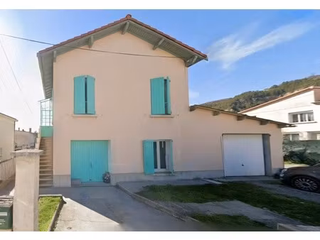 a vendre : maison avec deux appartements indépendants (garages  jardin et terrasse) digne 