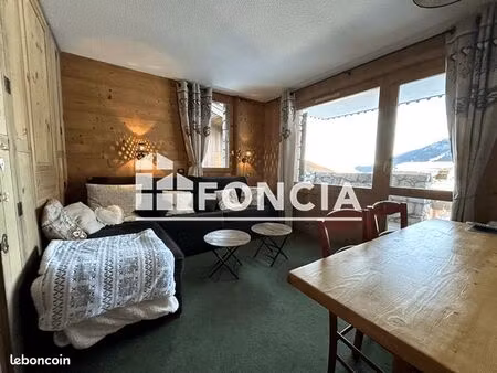 t2 skis aux pieds – hameau de planchamp