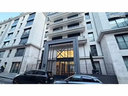 parking hyper centre place ladmirault