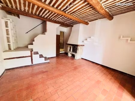 belle maison de ville au cœur d’alleins