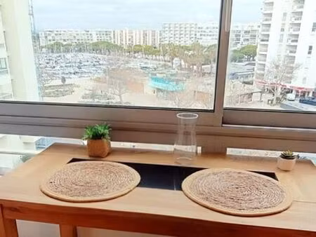 a l'année  joli studio vue panoramique