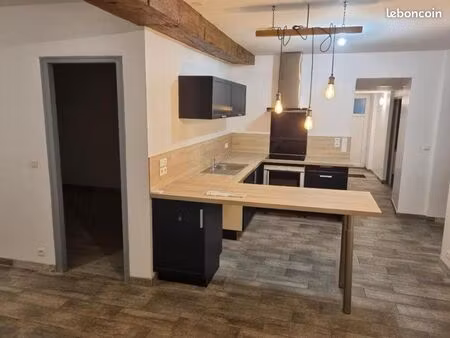 à louer – appartement meublé 50 m² sur montfort-le-gesnois – disponible immédiatement