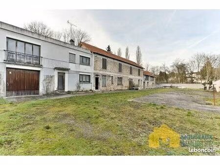 maison 10 pièces 271 m²