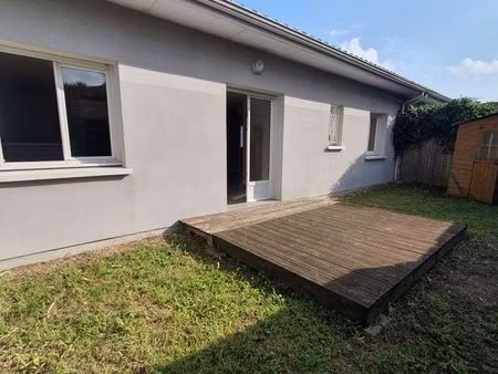 t3 a louer a carbon-blanc